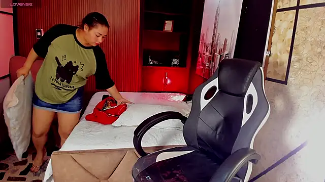 Snapshot of ThaliaBrooks_ chatting on November 21, 4:33 am ThaliaBrooks online show from November 21, 4:33 am