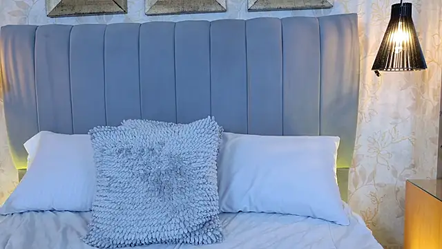 Snapshot of elsa_gb chatting on March 27, 8:26 am elsa gb online show from March 27, 8:26 am