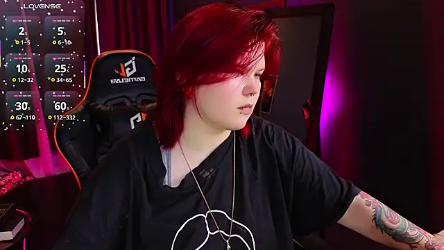 fillisfox  online show from November 11, 3:45 pm