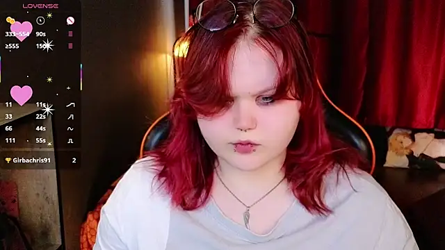 Snapshot of fillisfox_ chatting on April 3, 10:57 am fillisfox online show from April 3, 10:57 am
