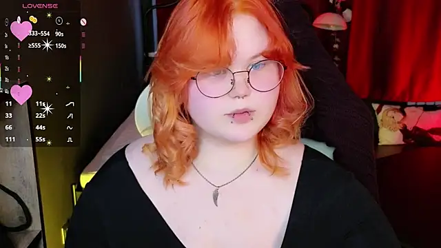 Snapshot of fillisfox_ chatting on April 12, 4:34 pm fillisfox online show from April 12, 4:34 pm