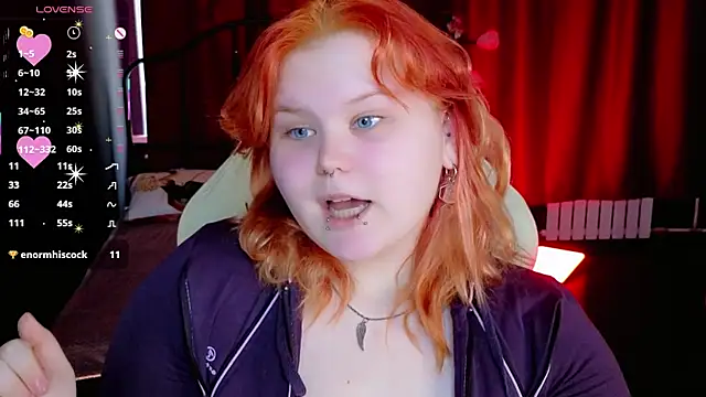 Snapshot of fillisfox_ chatting on April 18, 10:19 am fillisfox online show from April 18, 10:19 am