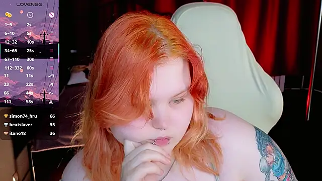Snapshot of fillisfox_ chatting on April 18, 7:18 pm fillisfox online show from April 18, 7:18 pm