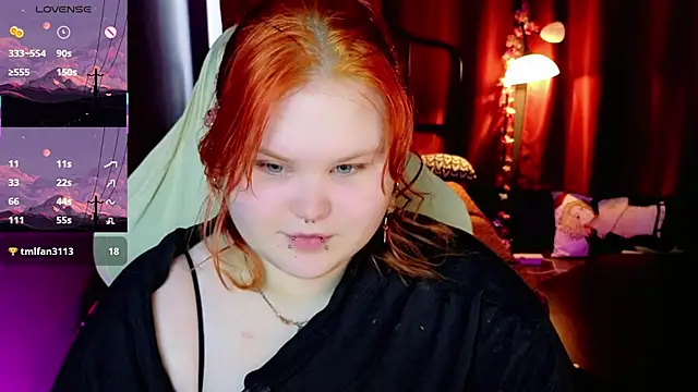 Snapshot of fillisfox_ chatting on April 21, 6:09 am fillisfox online show from April 21, 6:09 am