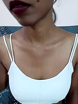 Snapshot of Small_Titss chatting on October 13, 5:07 am Small Titss online show from October 13, 5:07 am