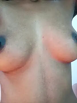 Snapshot of Small_Titss chatting on November 29, 5:32 am Small Titss online show from November 29, 5:32 am