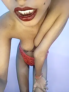 Snapshot of Small_Titss chatting on April 12, 6:40 am Small Titss online show from April 12, 6:40 am