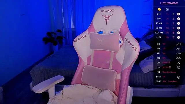 Snapshot of AnyaTaylor_ chatting on March 28, 3:17 am AnyaTaylor online show from March 28, 3:17 am