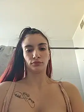 Snapshot of Michou02xXx chatting on March 20, 12:21 pm Michou02xXx online show from March 20, 12:21 pm