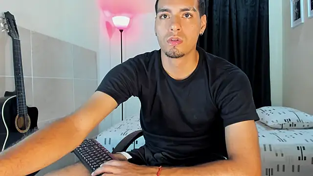 Snapshot of TeamPorn_19 chatting on October 23, 5:40 am TeamPorn 19 online show from October 23, 5:40 am