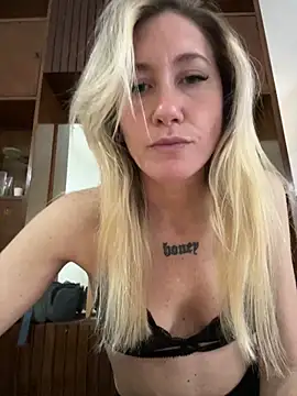 caritadeangellll online show from September 13, 6:40 pm