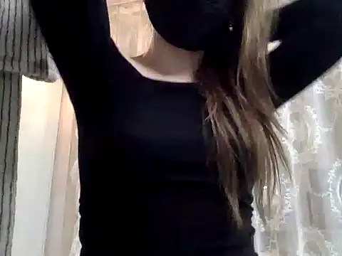 Snapshot of Mia_8 chatting on December 4, 2:15 pm Mia 8 online show from December 4, 2:15 pm