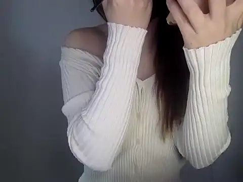 Snapshot of Mia_8 chatting on April 10, 6:40 am Mia 8 online show from April 10, 6:40 am