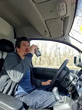 Snapshot of twitshe chatting on February 23, 11:07 am twitshe online show from February 23, 11:07 am