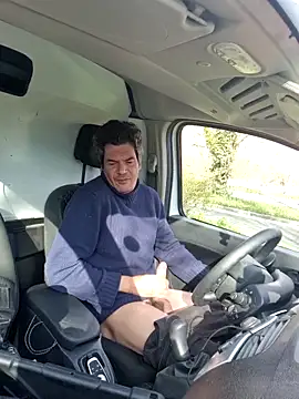 Snapshot of twitshe chatting on March 3, 9:04 am twitshe online show from March 3, 9:04 am