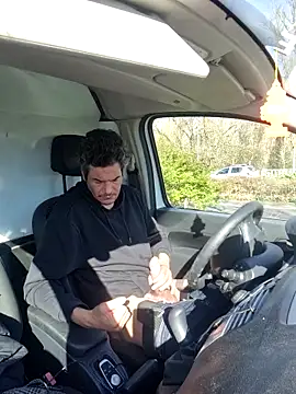 Snapshot of twitshe chatting on March 13, 8:43 am twitshe online show from March 13, 8:43 am