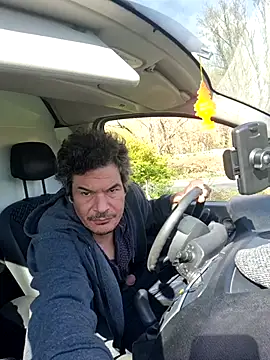 Snapshot of twitshe chatting on March 15, 9:59 am twitshe online show from March 15, 9:59 am