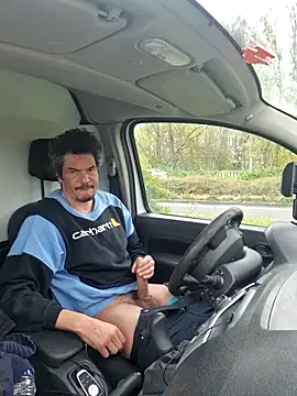 Snapshot of twitshe chatting on March 25, 12:33 pm twitshe online show from March 25, 12:33 pm