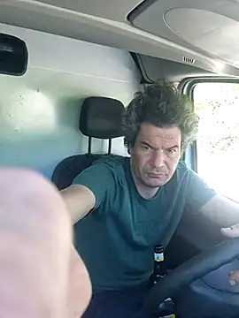 Snapshot of twitshe chatting on April 16, 12:39 pm twitshe online show from April 16, 12:39 pm