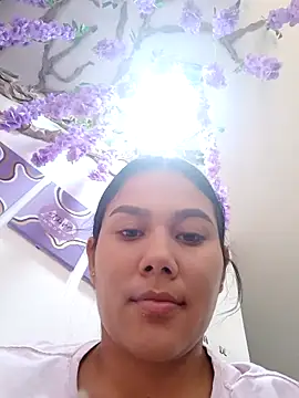 burbuja02 online show from September 26, 3:05 pm