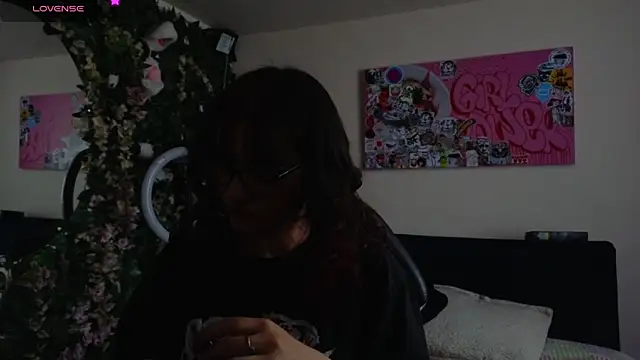 Snapshot of MiaVelvetDoll chatting on February 23, 2:03 pm MiaVelvetDoll online show from February 23, 2:03 pm