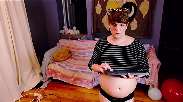 Snapshot of Maddy_cat_91 chatting on September 17, 11:50 pm Maddy cat 91 online show from September 17, 11:50 pm