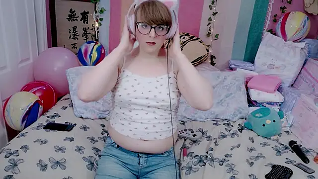 Snapshot of Maddy_cat_91 chatting on March 19, 1:26 pm Maddy cat 91 online show from March 19, 1:26 pm