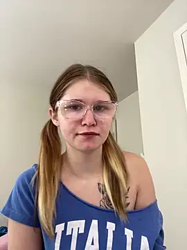 Snapshot of Riley_ray69 chatting on December 17, 4:57 pm Riley ray69 online show from December 17, 4:57 pm