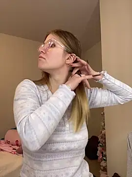 Snapshot of Riley_ray69 chatting on December 18, 7:53 pm Riley ray69 online show from December 18, 7:53 pm