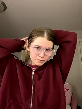 Snapshot of Riley_ray69 chatting on December 19, 9:38 am Riley ray69 online show from December 19, 9:38 am