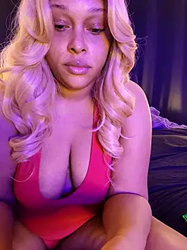 Snapshot of CelinaVaughn chatting on November 7, 7:08 am CelinaVaughn online show from November 7, 7:08 am