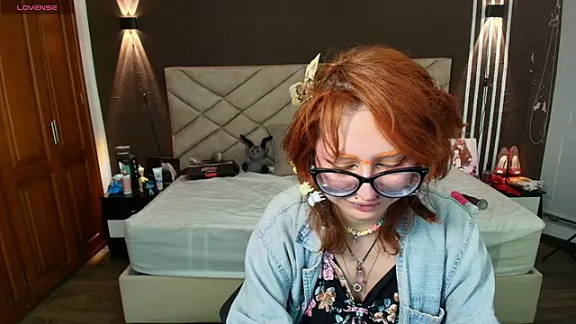 AbbyDoll OwO online show from September 19, 9:37 pm