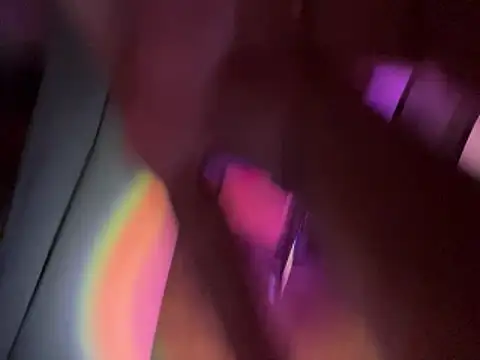 Snapshot of luvrgrllani chatting on December 1, 3:33 am luvrgrllani online show from December 1, 3:33 am