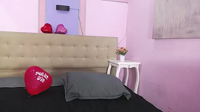 tiiny emilly online show from September 29, 8:35 pm