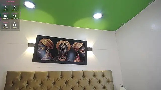 tiiny emilly online show from October 15, 8:20 pm