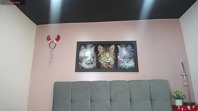 tiiny emilly online show from December 22, 9:34 pm