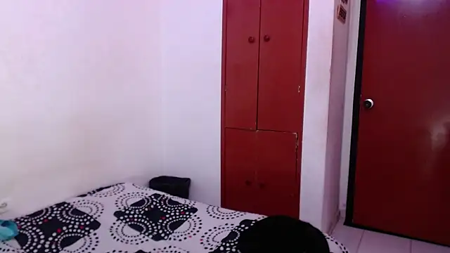 Snapshot of EvaHarryy chatting on June 10, 10:19 pm EvaHarryy online show from June 10, 10:19 pm