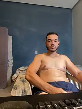 Snapshot of Parrudo321 chatting on February 3, 7:30 pm Parrudo321 online show from February 3, 7:30 pm