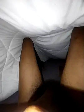 Snapshot of uncut1759 chatting on March 25, 3:56 am uncut1759 online show from March 25, 3:56 am