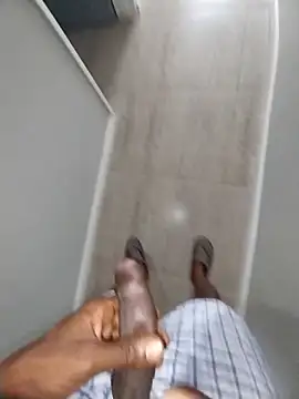 Snapshot of uncut1759 chatting on March 26, 1:28 pm uncut1759 online show from March 26, 1:28 pm