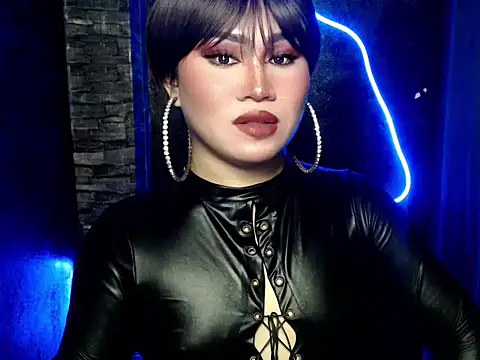 pretty lassy online show from October 17, 6:49 am