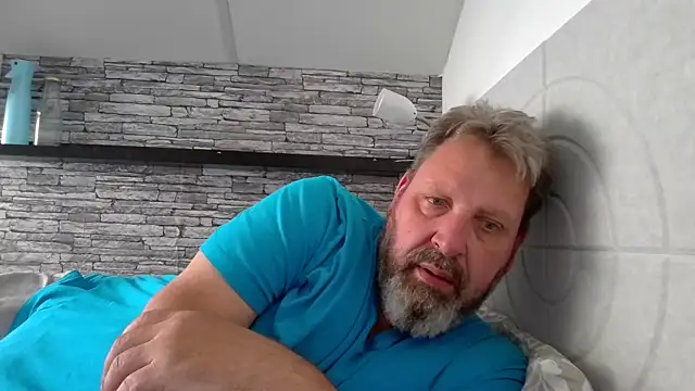Snapshot of BigMan738@xh chatting on June 16, 6:21 pm BigMan738xh online show from June 16, 6:21 pm