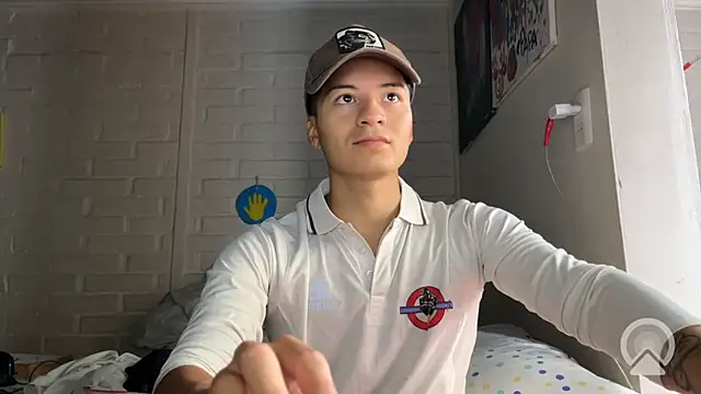 Snapshot of feeelipe2007 chatting on February 14, 8:05 pm feeelipe2007 online show from February 14, 8:05 pm