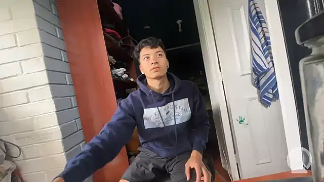 Snapshot of feeelipe2007 chatting on March 20, 4:12 pm feeelipe2007 online show from March 20, 4:12 pm