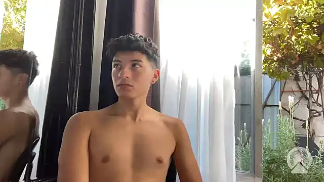 Snapshot of feeelipe2007 chatting on April 1, 8:17 pm feeelipe2007 online show from April 1, 8:17 pm