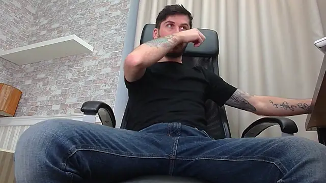 JonahShaw online show from November 19, 5:18 am