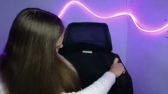 Aurora White online show from October 3, 11:07 am