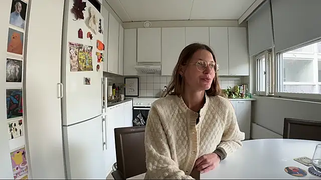 Scorpion Peach online show from September 26, 1:15 pm