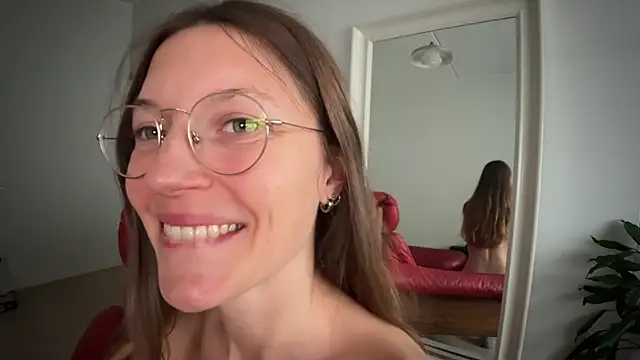 Scorpion Peach online show from November 1, 1:02 pm