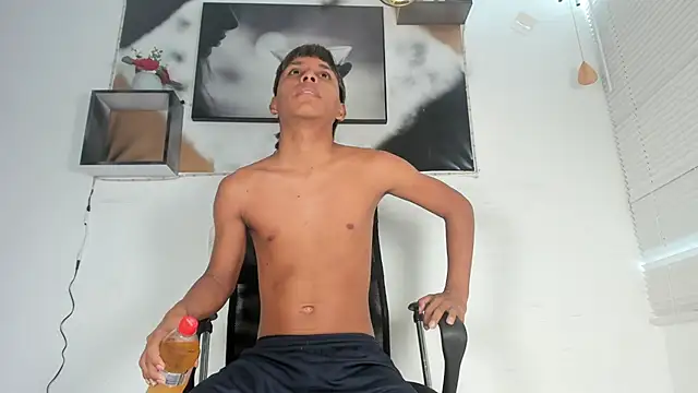 tyler twink boy online show from September 25, 1:15 pm